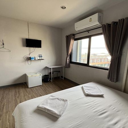 Blue26 Hotel Ban Wat Sala Daeng Exterior photo
