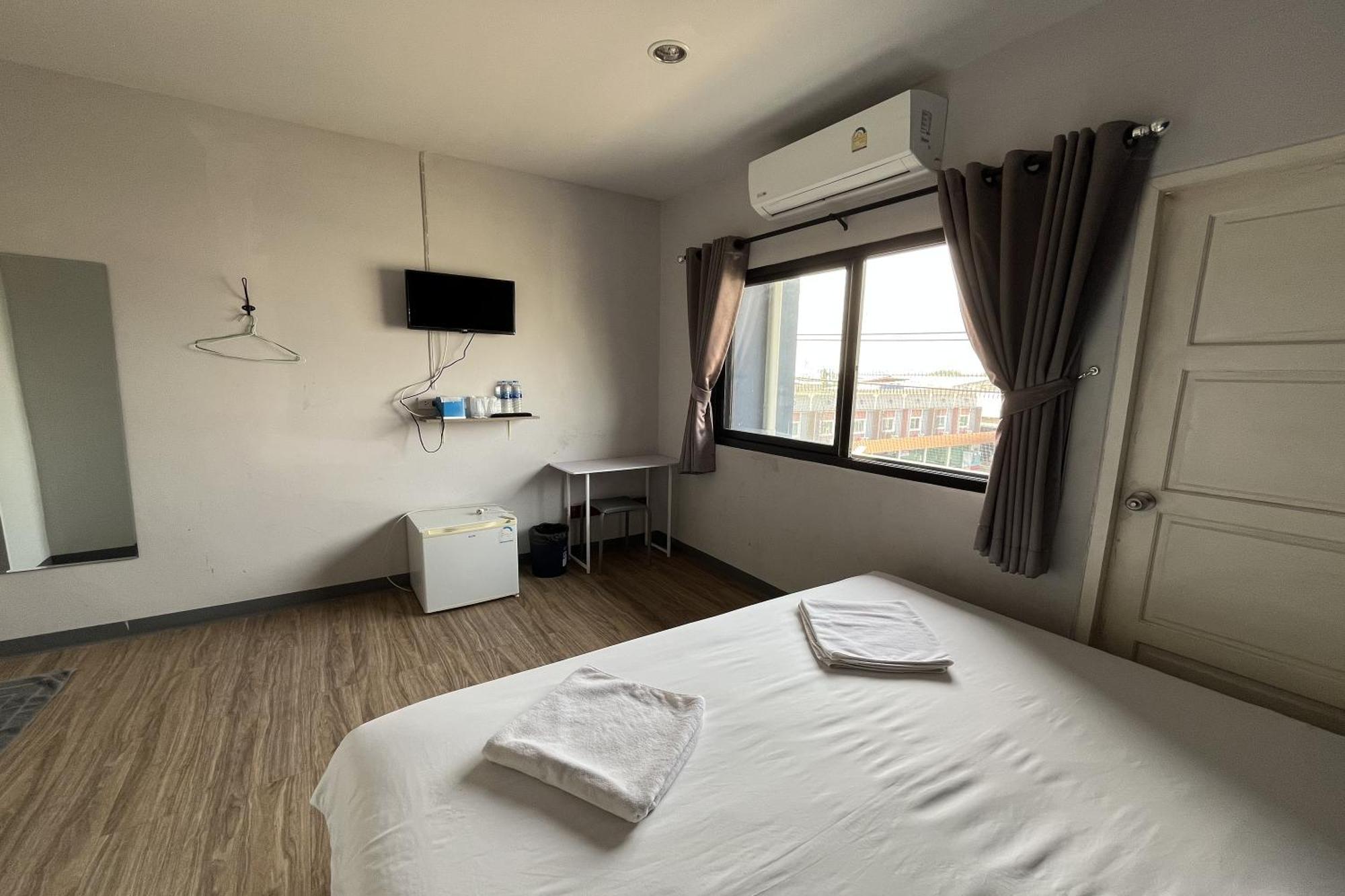 Blue26 Hotel Ban Wat Sala Daeng Exterior photo